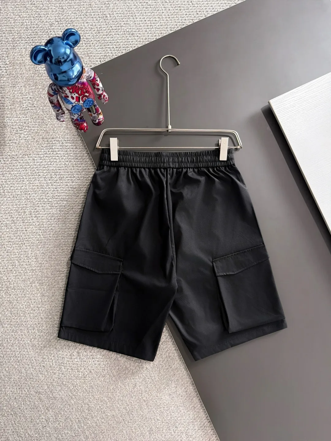 Next day shipment P160 Premium Burberry 2026 Spring/Summer New Arrival elastic band casual shorts, counter-customized fabrics Breathable, high comfort, impeccable details, brand element design concept, reflecting high quality. It feels delicate and soft! It presents a casual cut and the upper body shape is great! Sizes:S-3XL